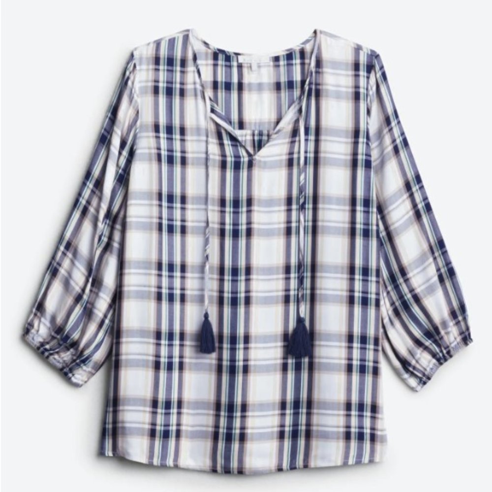 Stitchfix Tassel detail split neck top
